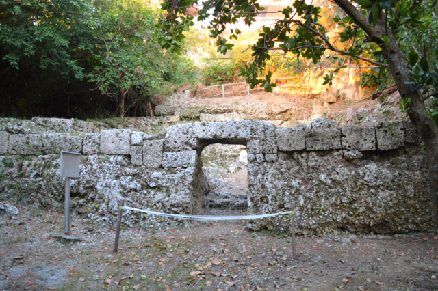 アトンマ墓